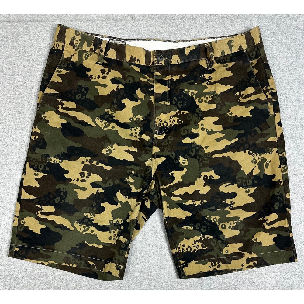 Volcom Camo Shorts Mens 40 10" Inseam Green Leopard Flat Front Skate Chino